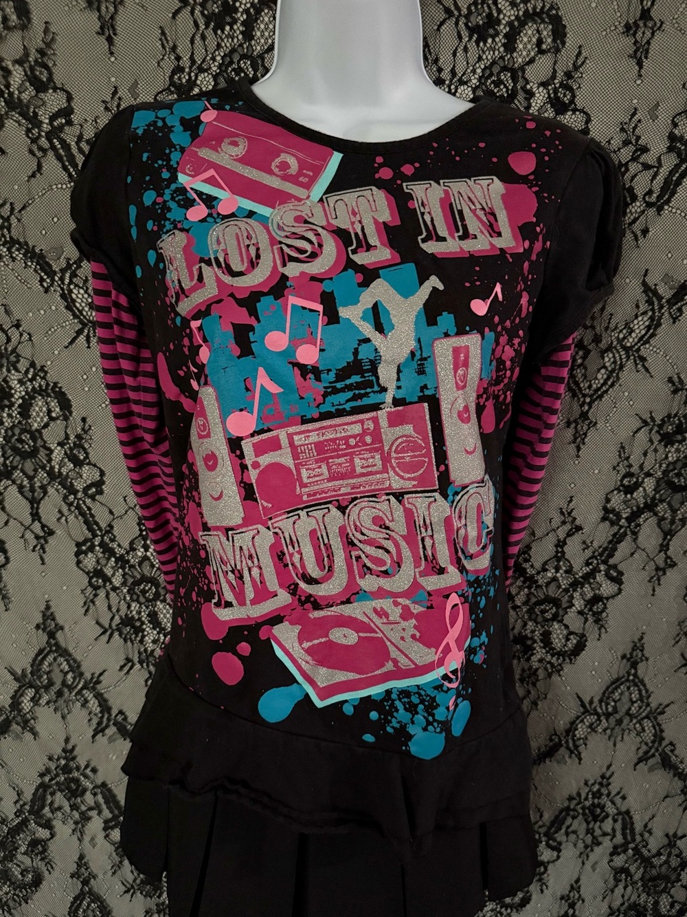 Lost In Music Graphic Long-Sleeve Tee - Black Pink Blue